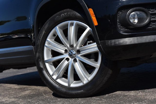 Used 2016 Volkswagen Tiguan SE FWD image 3