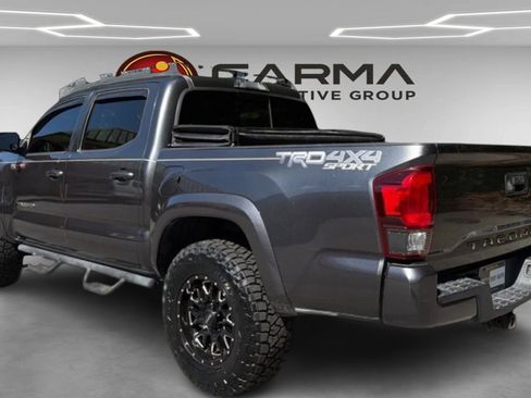 Used 2019 Toyota Tacoma TRD Sport AWD/4WD image 3
