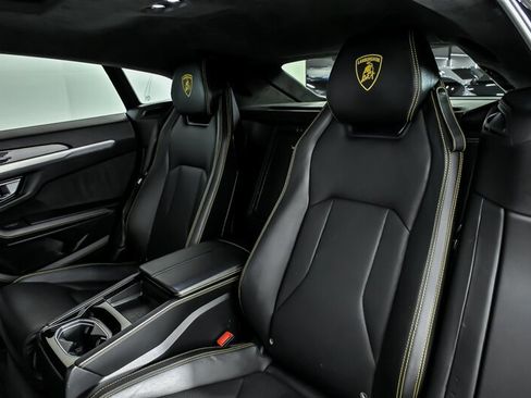 Used 2019 Lamborghini Urus AWD/4WD image 21