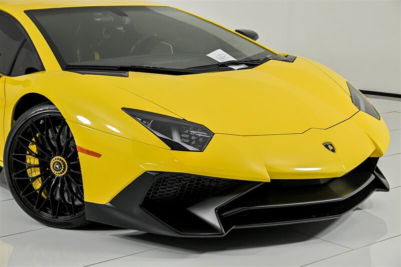 Used 2017 Lamborghini Aventador LP 750-4 Superveloce AWD/4WD image 3