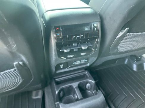 Used 2022 Jeep Grand Cherokee L Laredo AWD/4WD image 23