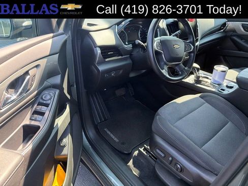 Used 2022 Chevrolet Traverse LT FWD image 5