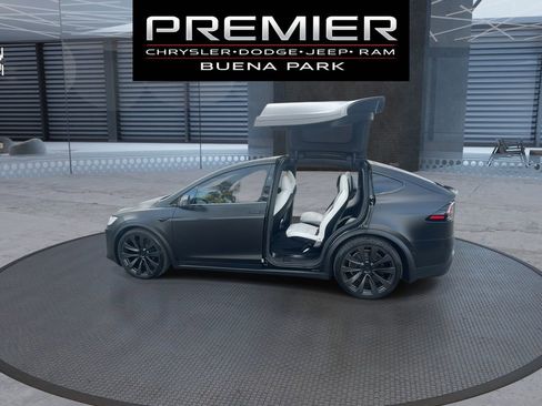 Used 2022 Tesla Model X Plaid image 5