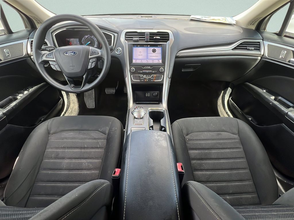 Used 2019 Ford Fusion SE FWD image 10