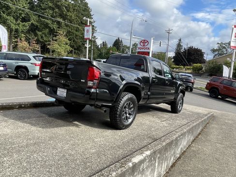 Certified 2023 Toyota Tacoma SR5 AWD/4WD image 8
