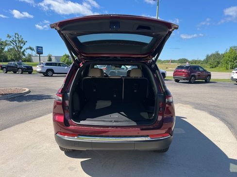 New 2025 Jeep Grand Cherokee Limited AWD/4WD image 5