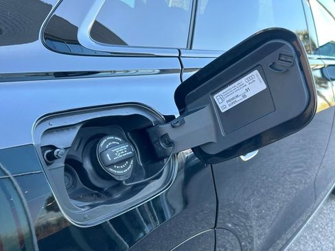 New 2025 Audi Q8 Premium image 59