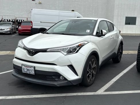 Used 2019 Toyota C-HR Limited FWD image 3