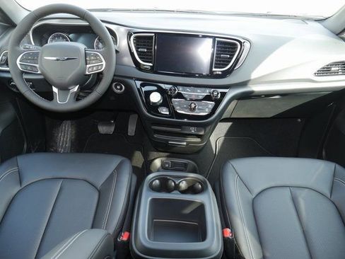 New 2026 Chrysler Voyager LX FWD image 3