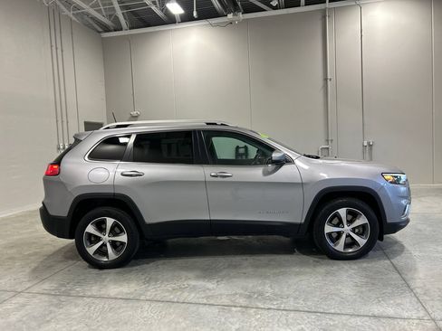 Used 2020 Jeep Cherokee Limited w/ Trailer Tow Group AWD/4WD image 5