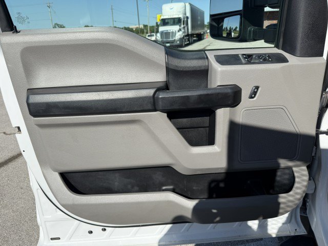 Used 2018 Ford F550 4x4 Regular Cab Super Duty image 18