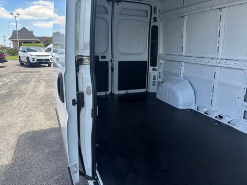 New 2026 RAM ProMaster 3500 w/ Convenience Group FWD image 17
