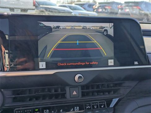 Used 2023 Toyota Crown Limited image 22