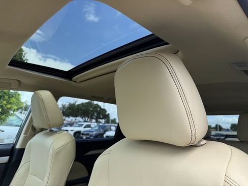 Used 2019 Toyota Highlander XLE AWD/4WD image 21
