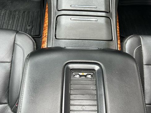 Used 2020 Chevrolet Tahoe Premier AWD/4WD image 19