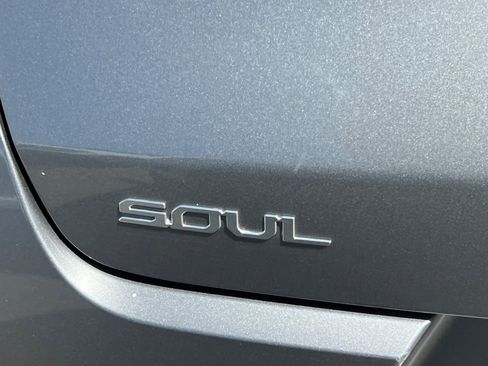 Used 2023 Kia Soul LX w/ LX Technology Package image 21