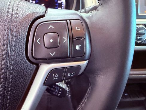 Used 2018 Toyota Highlander Plus image 21