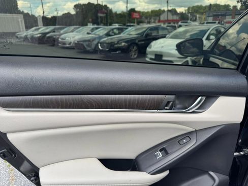 Used 2018 Honda Accord Touring image 28