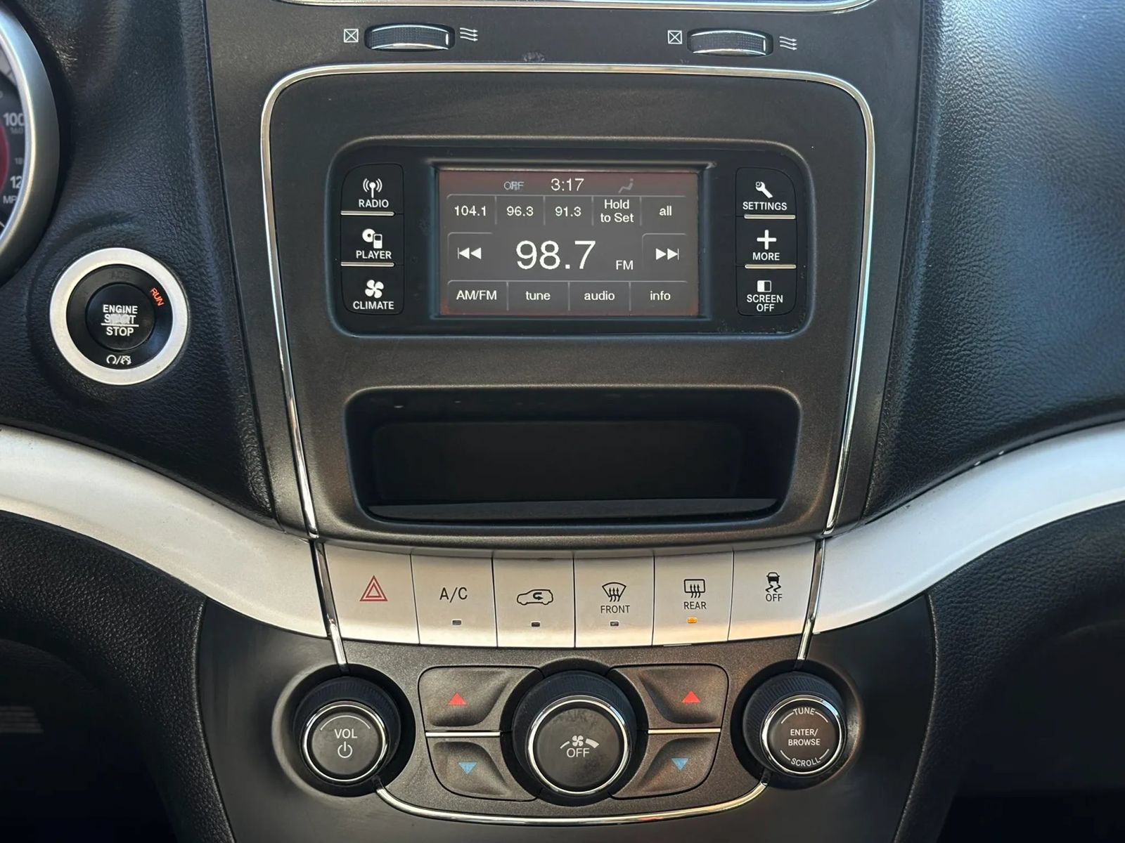 Used 2020 Dodge Journey SE FWD image 12