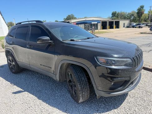 Used 2021 Jeep Cherokee Latitude Plus AWD/4WD image 4