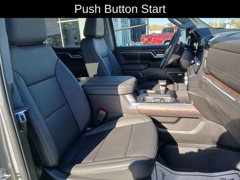 Certified 2026 GMC Sierra 1500 SLT w/ SLT Convenience Package image 15