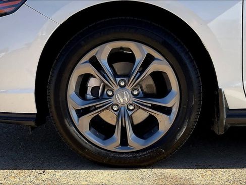 Used 2023 Honda Accord EX image 7