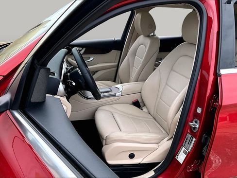 Used 2022 Mercedes-Benz GLC 300 image 7