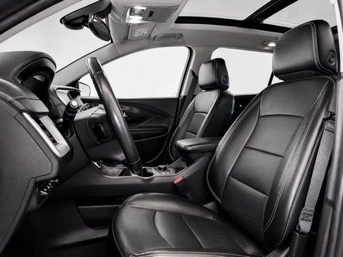 Used 2022 GMC Terrain SLT w/ Infotainment Package II AWD/4WD image 12