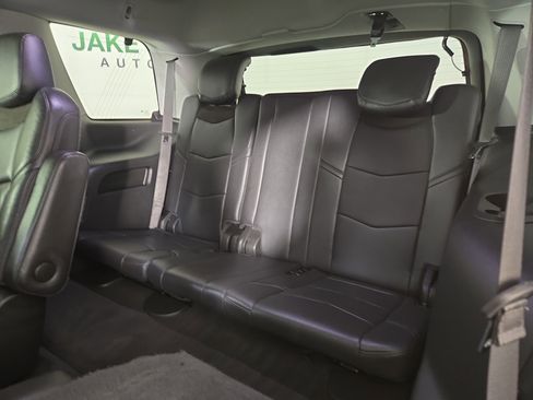 Used 2020 Cadillac Escalade Luxury image 14