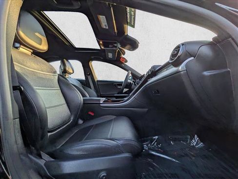 Used 2025 Mercedes-Benz C 300 Sedan image 21