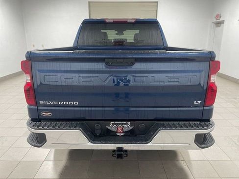 Used 2022 Chevrolet Silverado 1500 LT AWD/4WD image 5