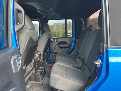 Used 2024 Jeep Gladiator Rubicon w/ Technology Group image 13