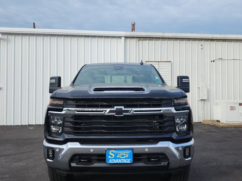 New 2025 Chevrolet Silverado 2500 LT w/ Safety Package AWD/4WD image 8