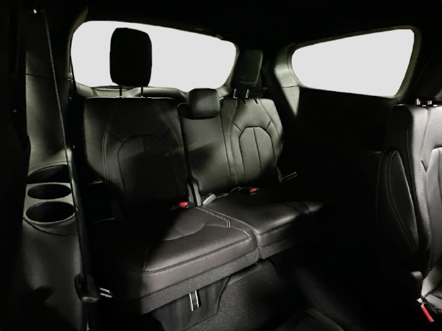 New 2026 Chrysler Pacifica Select AWD/4WD image 26