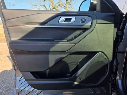New 2026 Ford Explorer ST-Line w/ ST-Line Street Pack image 6