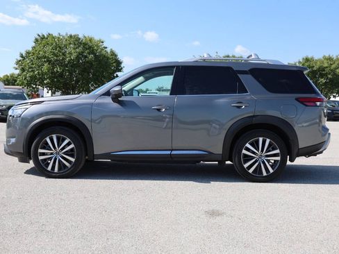 Used 2022 Nissan Pathfinder Platinum w/ Cargo Package AWD/4WD image 8