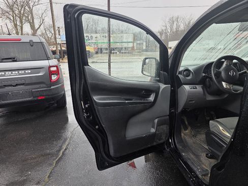 Used 2014 Nissan NV200 SV w/ Technology Package FWD image 12