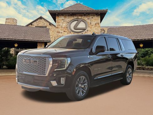 Used 2024 GMC Yukon XL Denali image 4