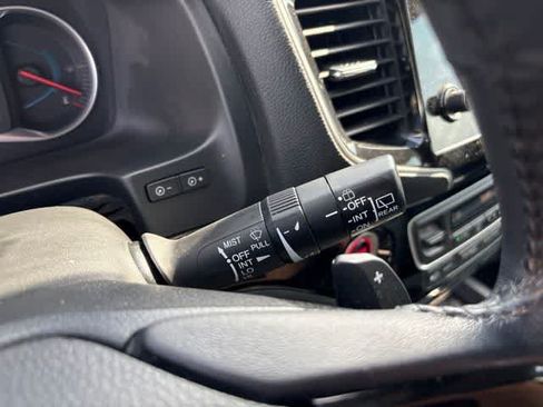Used 2022 Honda Pilot Touring image 17