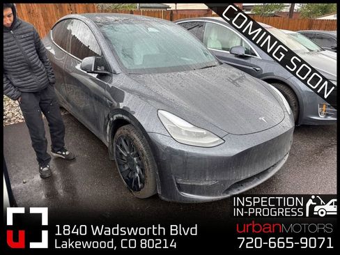 Used 2024 Tesla Model Y Long Range AWD/4WD image 1