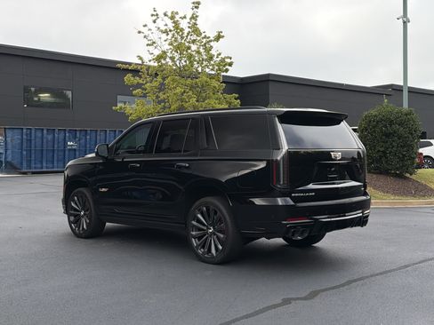 Used 2025 Cadillac Escalade V AWD/4WD image 14