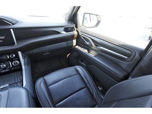 Used 2023 GMC Yukon XL Denali w/ Denali Reserve Package RWD image 10