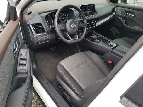 Used 2022 Nissan Rogue SV image 9