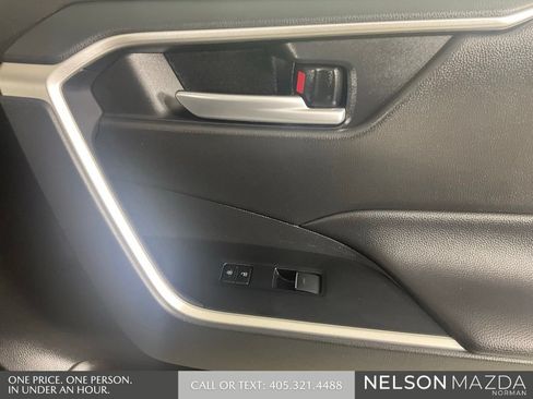 Used 2025 Toyota RAV4 XLE FWD image 17