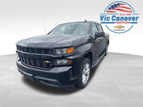 Used 2019 Chevrolet Silverado 1500 Custom w/ Custom Value Package AWD/4WD image 1