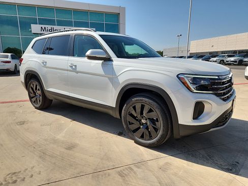 New 2026 Volkswagen Atlas SE FWD image 8