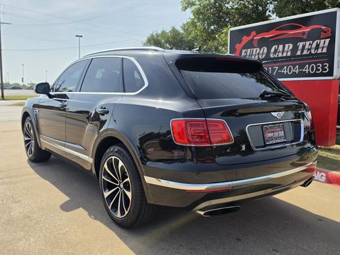 Used 2017 Bentley Bentayga AWD/4WD image 3