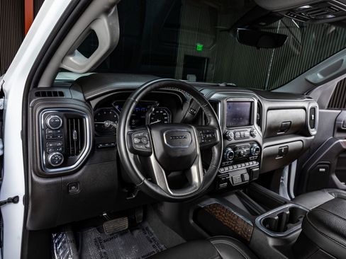 Used 2023 GMC Sierra 3500 Denali w/ Denali Ultimate Package image 17