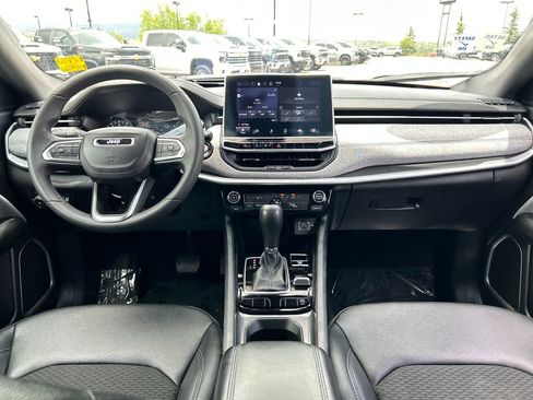 Used 2024 Jeep Compass Latitude AWD/4WD image 6