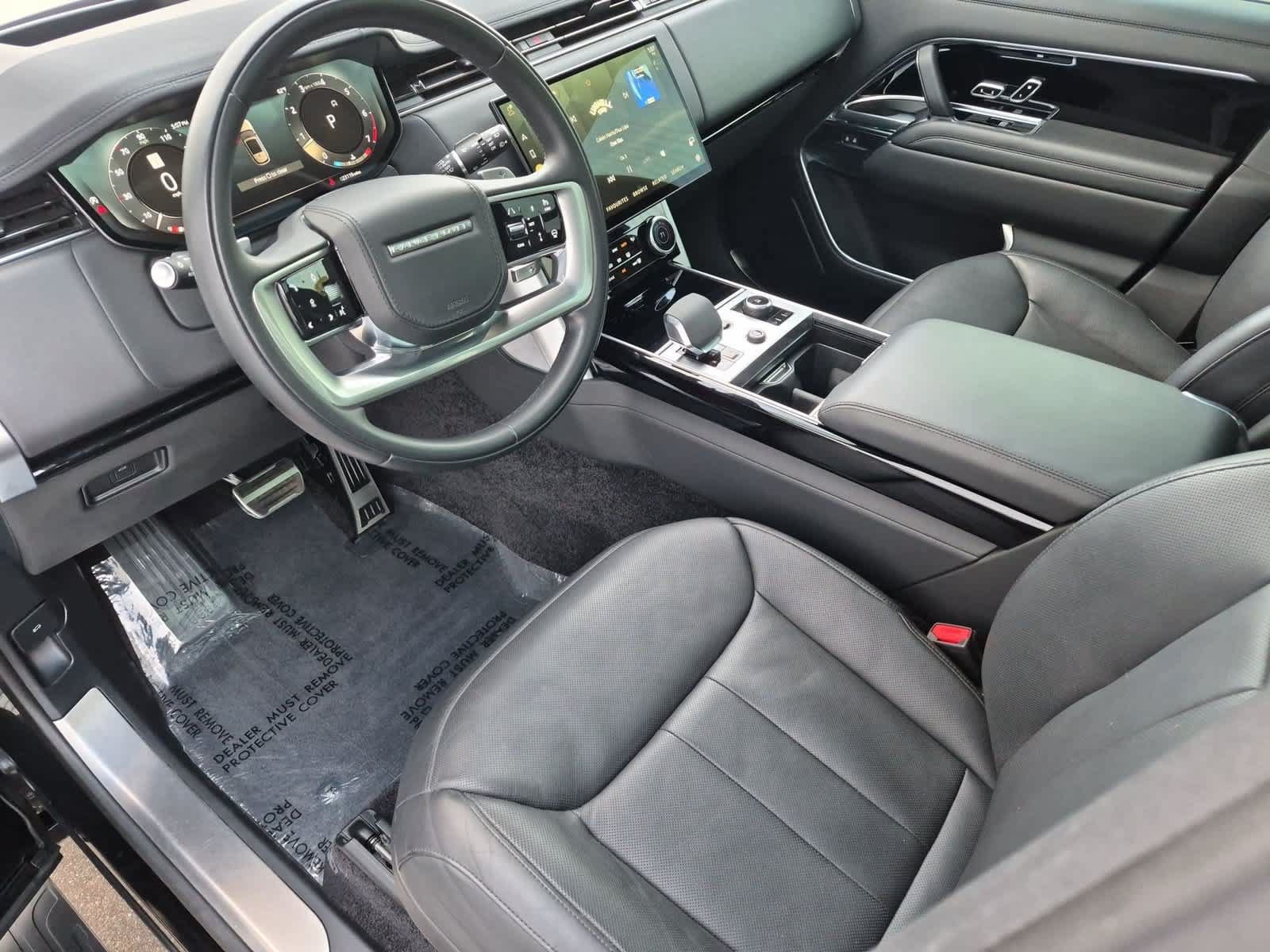 Used 2023 Land Rover Range Rover SE AWD/4WD image 2